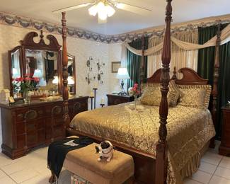 4 POSTER PINEAPPLE CARVED QUEEN BED AND DRESSER