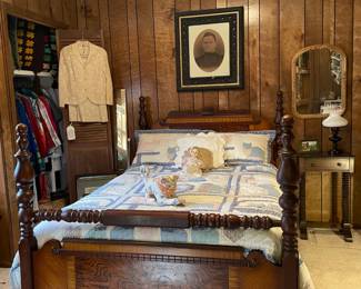 VINTAGE BED OF COMPLETE SUITE