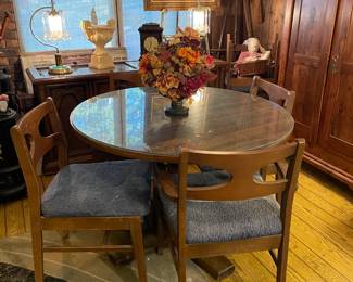 ART DECO TABLE AND 6 CHAIRS