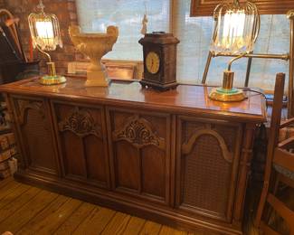VINTAGE STEREO IN WOOD CABINET
