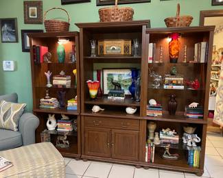 3 BOOK SHELVES 2 LIGHTED