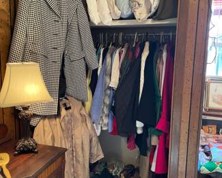 LADIES CLOTHING AND PILLOWS