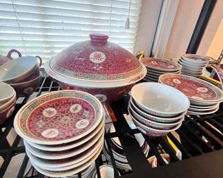 Chinese Mun Shou Chinese Porcelain dishware