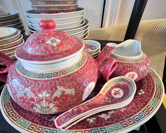 Chinese Mun Shou Chinese Porcelain dishware