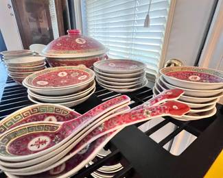 Chinese Mun Shou Chinese Porcelain dishware