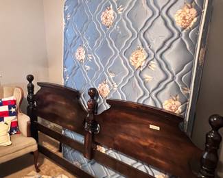 Headboard (king) mattress/box spring (full/queen)
