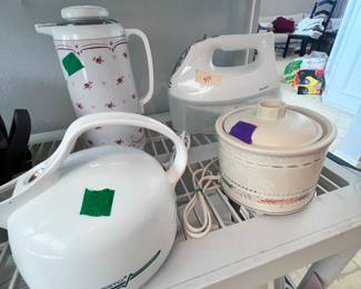 tea kettles, mini crockpot, hand mixer