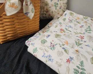 Longaberger 2002 Classic Basket With Botanical Fields Liner Pillow  2 Panel Tab Top Curtains