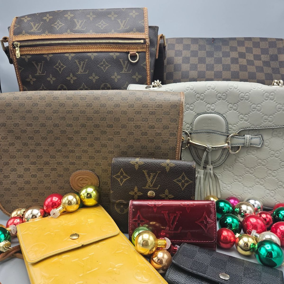 Over 3,000 Items - Jewelry, Designer Handbags,... starts on 12/11/2024