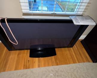 Older flat screen tv