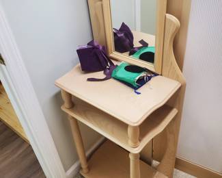 cute Mirror stand