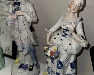 pOrcelain figurines