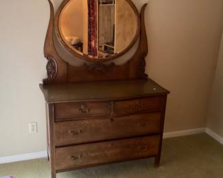 ANTIQUE OAK DRESSER