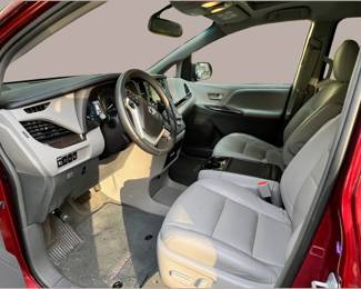 2016 Toyota Sienna Mini Van