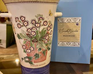 Wedgewood Sarah's Garden Primula Auricula Double Handle Vase