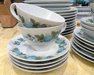 Noritake Blue Orchard Dinnerware Set