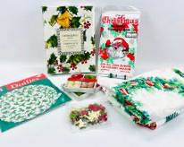 Cynthia Rowley New York, Holiday Passport, Amscan And Other Unbranded Christmas Holidays Table Cloths Doilies And Scatters Assorted Lot
