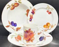 Fine Royal Worcester Evesham Pair of Luncheon Plates, Salad Playes and 1Mug
