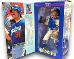 Vintage NIB 1997 Starting Lineup Mike Piazza Major League Baseball Fully Posable Action Figure ararityauctions.com sport auction ending Dec. 15th
