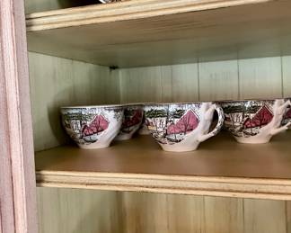 Many types of accessories, silverplate, porcelain, ceramics.