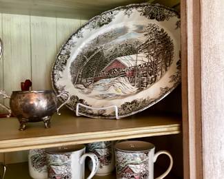 Many types of accessories, silverplate, porcelain, ceramics.
