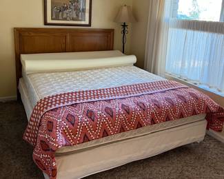 Oak Headboard, Floor Lamp, Art, Quilt, Foam Topper, Matt/BS