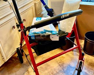 DRIVE ROLLATOR WALKER