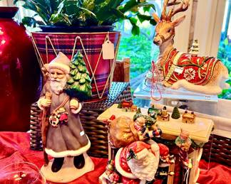 Dillard's Trimmings Santa!