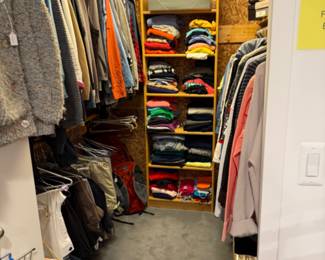 Women's Clothing Size M-XL with Brands such as: Frank Lyman, Itang Yunasz, Raincoat Lady, Lafayette 148, Terra, Bernardo, North Face, Lululemon, Athleta
Margaret Winters, Vince Camuto, Ela, Tommy Bahamas, Donna Degnan, Arc'Teryx, Hidesociety, Baggallini, MZ Wallace, Marc New York, Vince, Mycra

