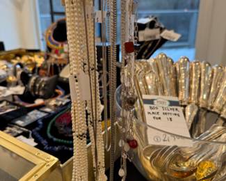 800 Silver place setting for 18 