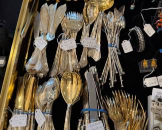 800 Silver place setting for 18 