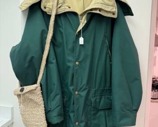 Women's Clothing Size M-XL with Brands such as: Frank Lyman, Itang Yunasz, Raincoat Lady, Lafayette 148, Terra, Bernardo, North Face, Lululemon, Athleta
Margaret Winters, Vince Camuto, Ela, Tommy Bahamas, Donna Degnan, Arc'Teryx, Hidesociety, Baggallini, MZ Wallace, Marc New York, Vince, Mycra