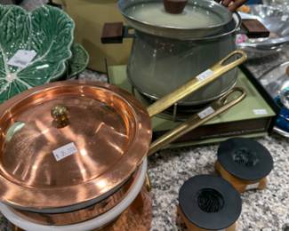 Bordallo Pinheiro Cabbage Bowl, Bordallo Pinheiro Scalloped Serving Bowl, Cuisinart Pots and Pans
