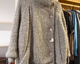 Women's Clothing Size M-XL with Brands such as: Frank Lyman, Itang Yunasz, Raincoat Lady, Lafayette 148, Terra, Bernardo, North Face, Lululemon, Athleta
Margaret Winters, Vince Camuto, Ela, Tommy Bahamas, Donna Degnan, Arc'Teryx, Hidesociety, Baggallini, MZ Wallace, Marc New York, Vince, Mycra