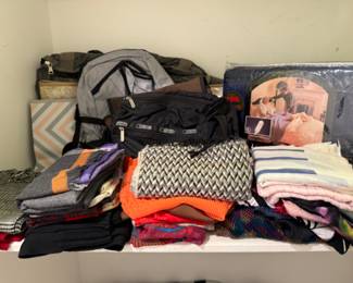 Women's Clothing Size M-XL with Brands such as: Frank Lyman, Itang Yunasz, Raincoat Lady, Lafayette 148, Terra, Bernardo, North Face, Lululemon, Athleta
Margaret Winters, Vince Camuto, Ela, Tommy Bahamas, Donna Degnan, Arc'Teryx, Hidesociety, Baggallini, MZ Wallace, Marc New York, Vince, Mycra