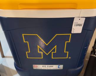 U of M Wheeled Cooler
