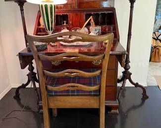 Billy Haines-sourced furniture and decor