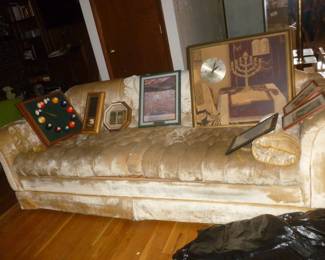 Retro Tufted Living Room Sofa (needs cleaning)