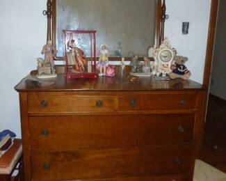 antique dresser w/mirror