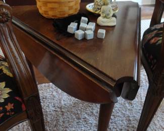 Mahogany Cloverleaf Drop Leaf Accent Table