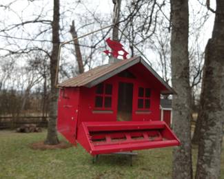 Perky Pet Squirrel Bird Feeder (12 lb capacity)