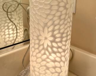 Glass pillar light
