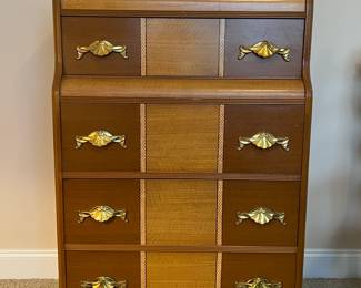 Waterfall dresser