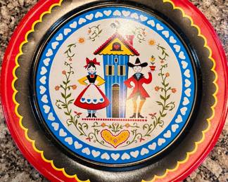 Pennsylvania Dutch hand painted round metal tray