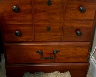 3-drawer nightstand