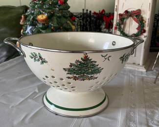 Spode enamel strainer 