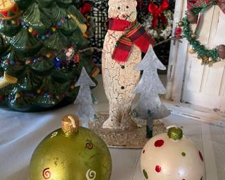 Tin Xmas ornament, candles 