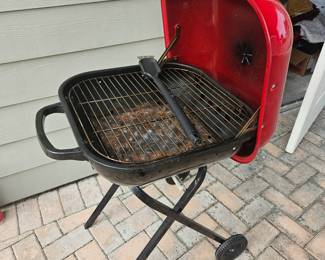 Very clean charcoal grill
$35