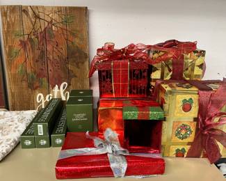 Christmas decor; Autumn decor; Flamingo Estate candles NIB.