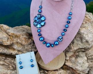 Beautiful Blue Glass Beaded Faceted Necklace Earrings
